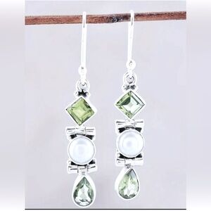 NEW Drop Earrings Light Green & Pearl Silver